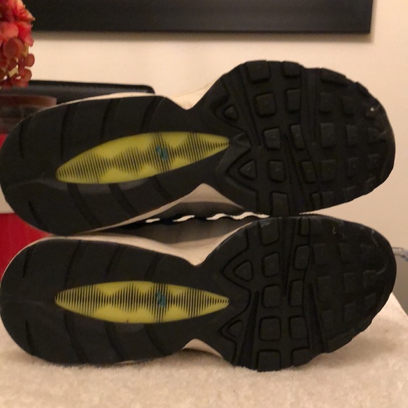 NIKE AIR MAX RUNNING SNEAKERS MENS-BOYS SIZE 5.5Y WOMENS SIZE 7.5 - Picture 14 of 16